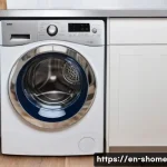 IoT 기기를 통한 가정의 수명 연장 전략 - **Prompt 1: Smart Leak Prevention for Peace of Mind**
    A brightly lit, modern utility room or kit...